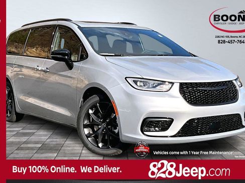 New 2026 Chrysler Pacifica Limited w/ S Appearance Package image 1