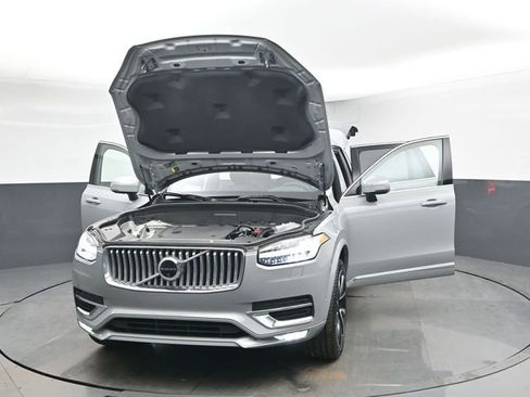 Used 2025 Volvo XC90 B6 Plus image 54