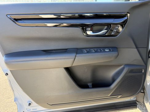 Used 2023 Honda CR-V Sport Touring image 9