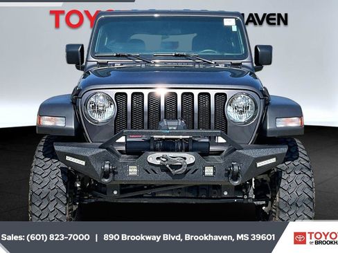 Used 2022 Jeep Wrangler Sport AWD/4WD image 3