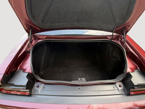 Used 2019 Dodge Challenger R/T RWD image 21