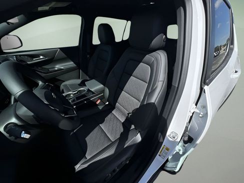 New 2026 Chevrolet Equinox LT w/ Convenience Package II image 18