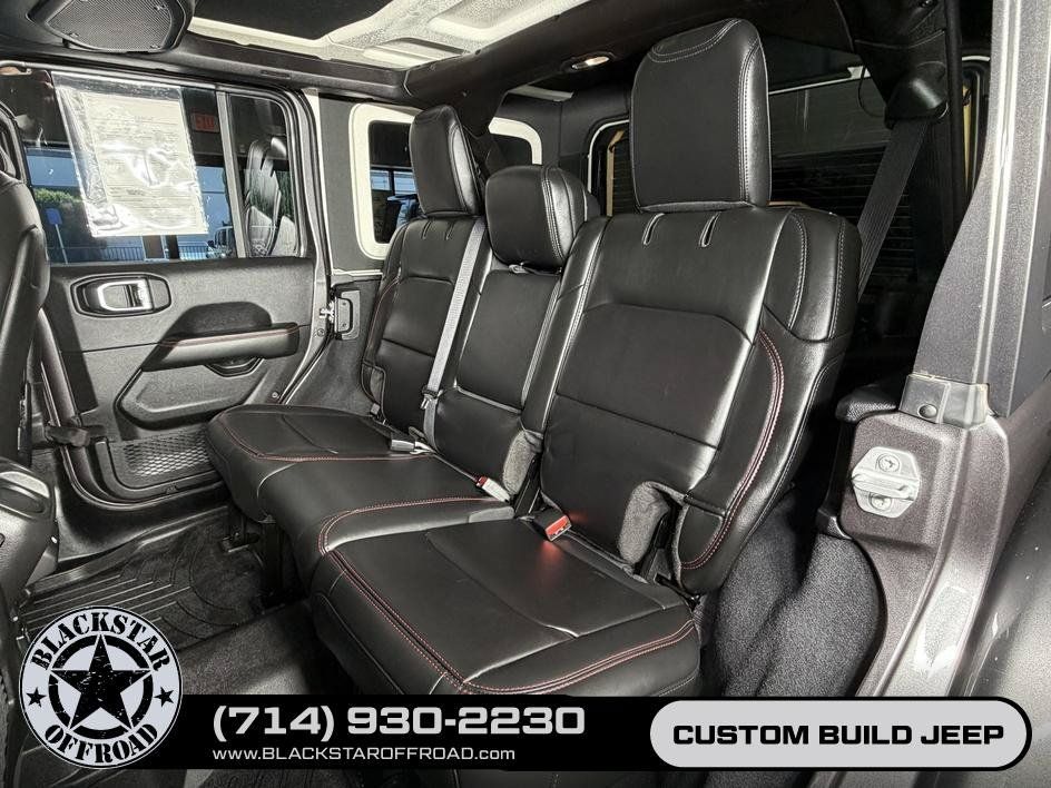 Used 2025 Jeep Wrangler Unlimited Rubicon AWD/4WD image 19