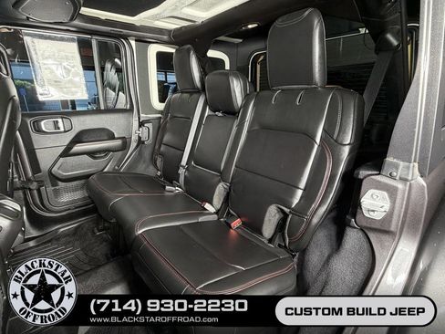 Used 2025 Jeep Wrangler Unlimited Rubicon AWD/4WD image 19