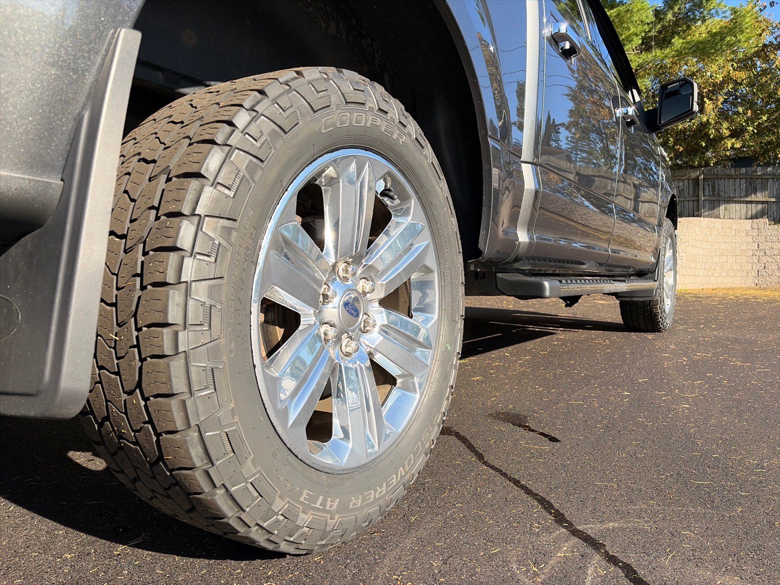 Used 2018 Ford F150 XLT w/ Equipment Group 302A Luxury AWD/4WD image 7
