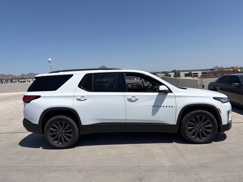 Used 2023 Chevrolet Traverse RS AWD/4WD image 3