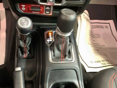 Used 2022 Jeep Gladiator Rubicon w/ Cold Weather Group image 6