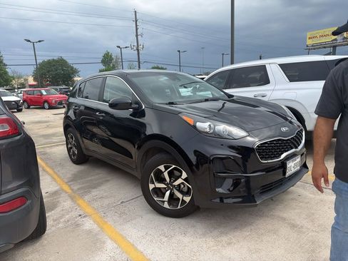 Used 2021 Kia Sportage LX FWD image 2