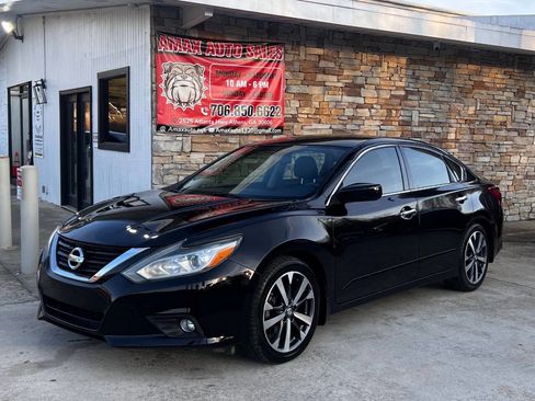 Used 2017 Nissan Altima 2.5 SR image 2