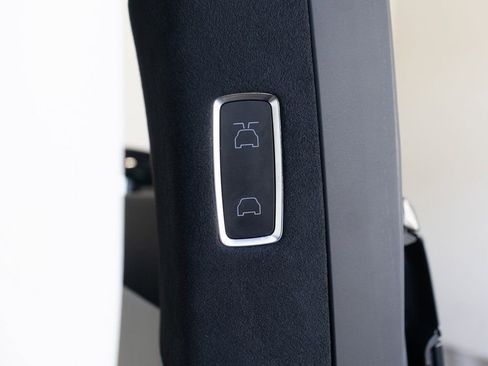 Used 2022 Tesla Model X Plaid image 30