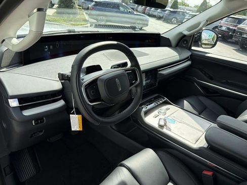 New 2026 Lincoln Navigator Reserve AWD/4WD image 14