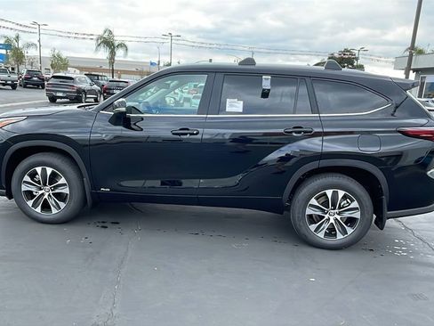 New 2026 Toyota Highlander XLE image 6