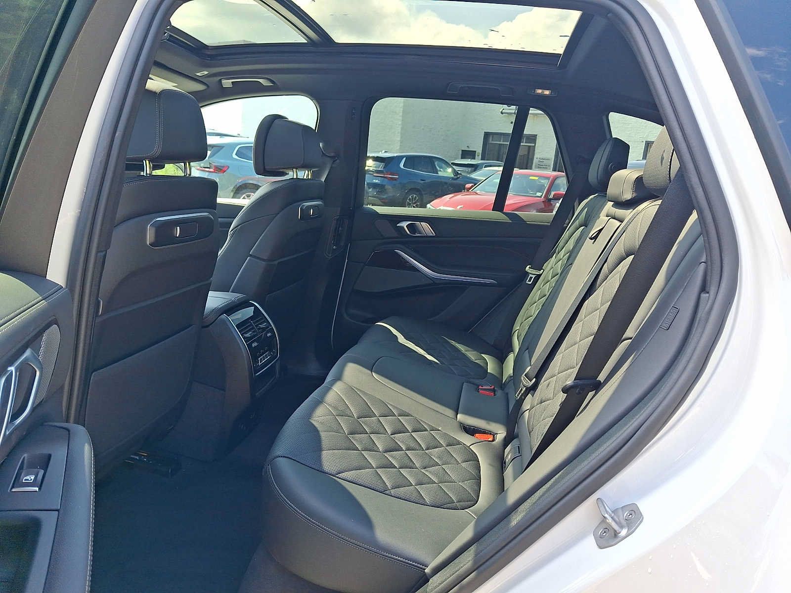 Used 2026 BMW X5 xDrive40i w/ Climate Comfort Package AWD/4WD image 10