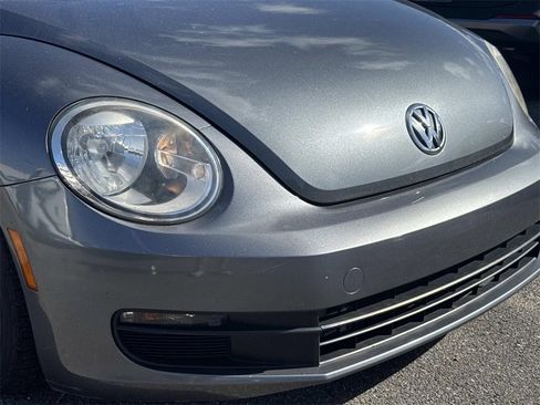Used 2012 Volkswagen Beetle 2.5 image 3