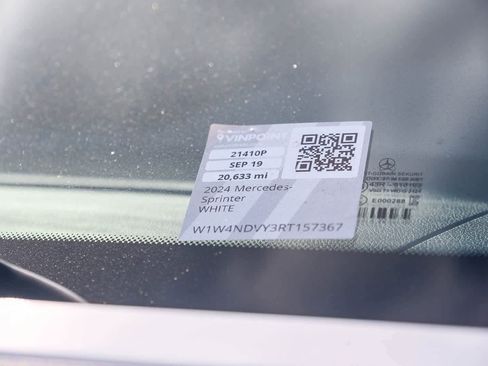 Used 2024 Mercedes-Benz Sprinter 2500 image 30