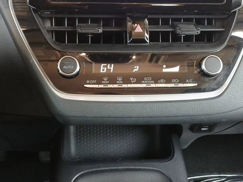 Used 2024 Toyota Corolla LE FWD image 4