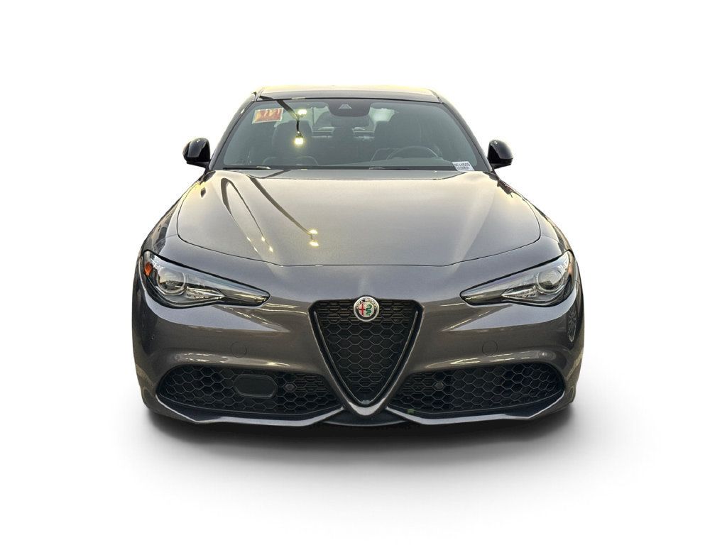 Used 2022 Alfa Romeo Giulia Veloce RWD image 14