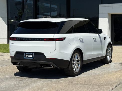 Used 2024 Land Rover Range Rover Sport SE image 15