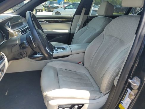 Used 2018 BMW 750i xDrive AWD/4WD image 6