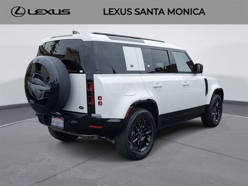 Used 2023 Land Rover Defender 110 X-Dynamic SE image 5