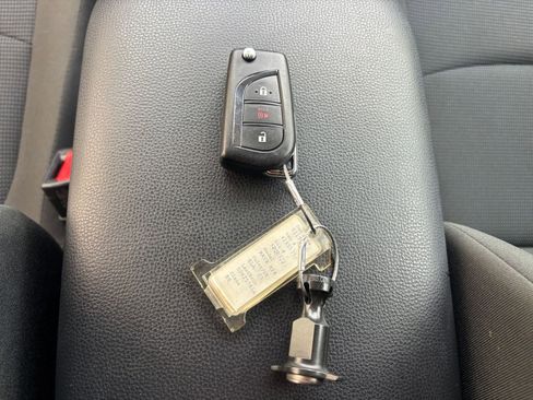 Used 2025 Toyota RAV4 LE image 22