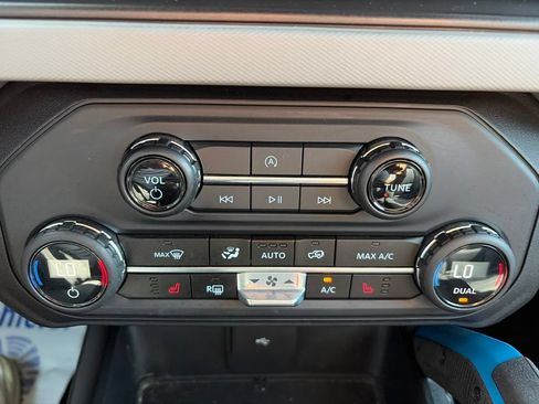 Used 2023 Ford Bronco Black Diamond w/ Sasquatch Package AWD/4WD image 13