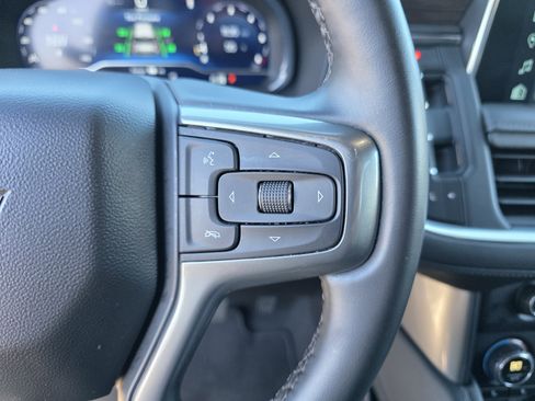 Used 2024 Chevrolet Suburban LT image 37