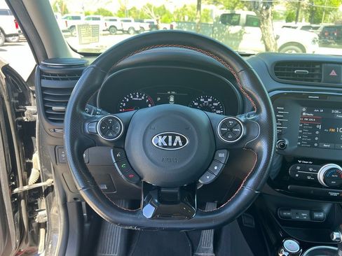 Used 2018 Kia Soul ! FWD image 31