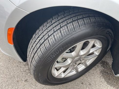 Used 2024 Chrysler Pacifica Touring-L image 13