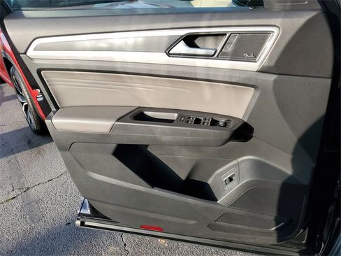 Certified 2023 Volkswagen Atlas SEL Premium image 30