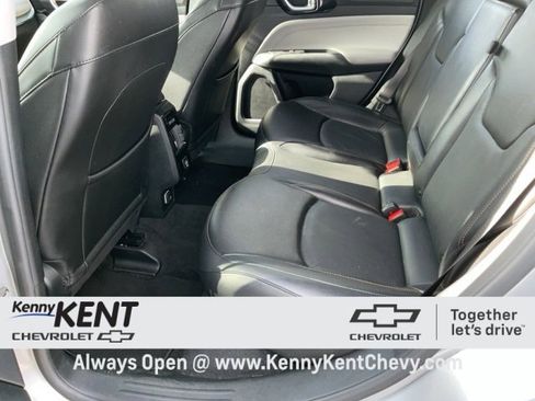 Used 2022 Jeep Compass Limited image 17