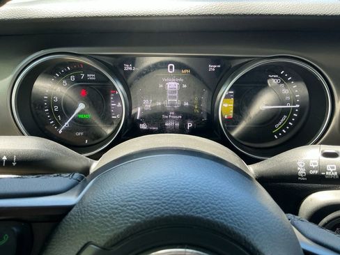 Used 2023 Jeep Wrangler Unlimited AWD/4WD image 29