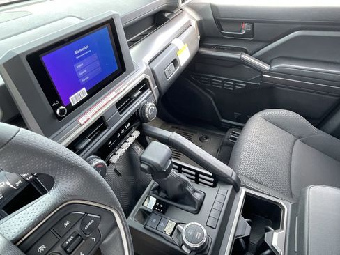 New 2026 Toyota 4Runner SR5 AWD/4WD image 14