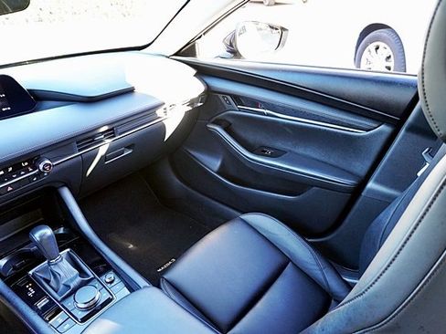 Used 2025 MAZDA MAZDA3 s image 21