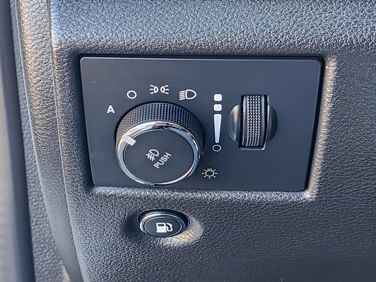 Used 2021 Jeep Grand Cherokee Laredo X AWD/4WD image 22