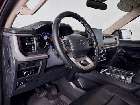 Used 2024 Ford Expedition Max XLT image 15
