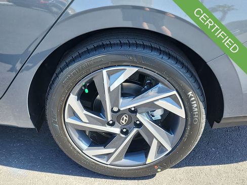Used 2025 Hyundai Elantra Sport FWD image 12