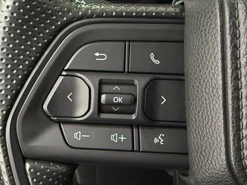 Used 2024 Toyota Tacoma SR image 11