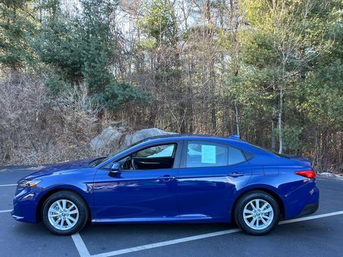 Used 2025 Toyota Camry LE image 2