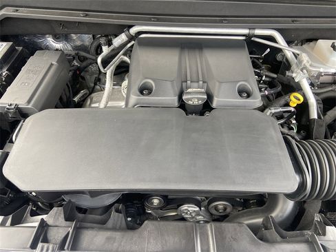 Certified 2024 Chevrolet Colorado ZR2 w/ Technology Package image 29