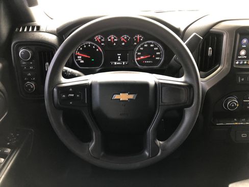 Used 2020 Chevrolet Silverado 1500 Custom w/ Custom Value Package AWD/4WD image 14