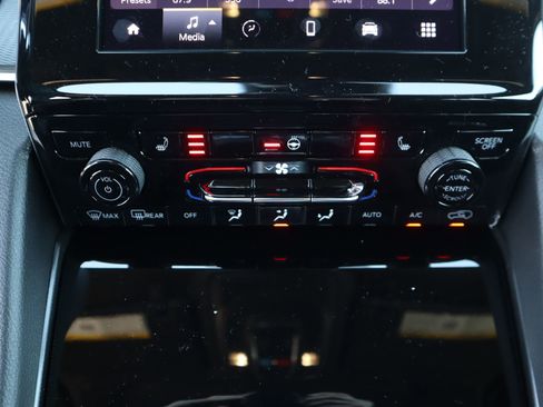 New 2026 Jeep Grand Cherokee Laredo X AWD/4WD image 7