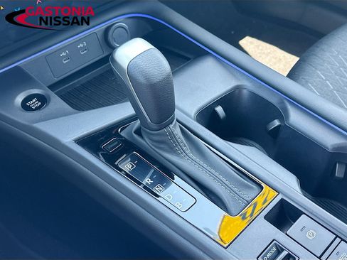 Used 2026 Nissan Sentra SV w/ SV Convenience Package FWD image 21