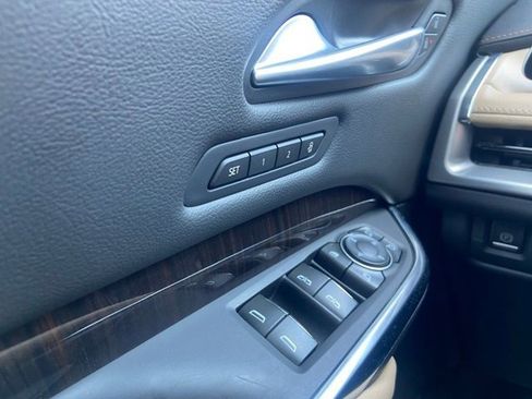 Certified 2025 Cadillac XT4 Premium Luxury image 24