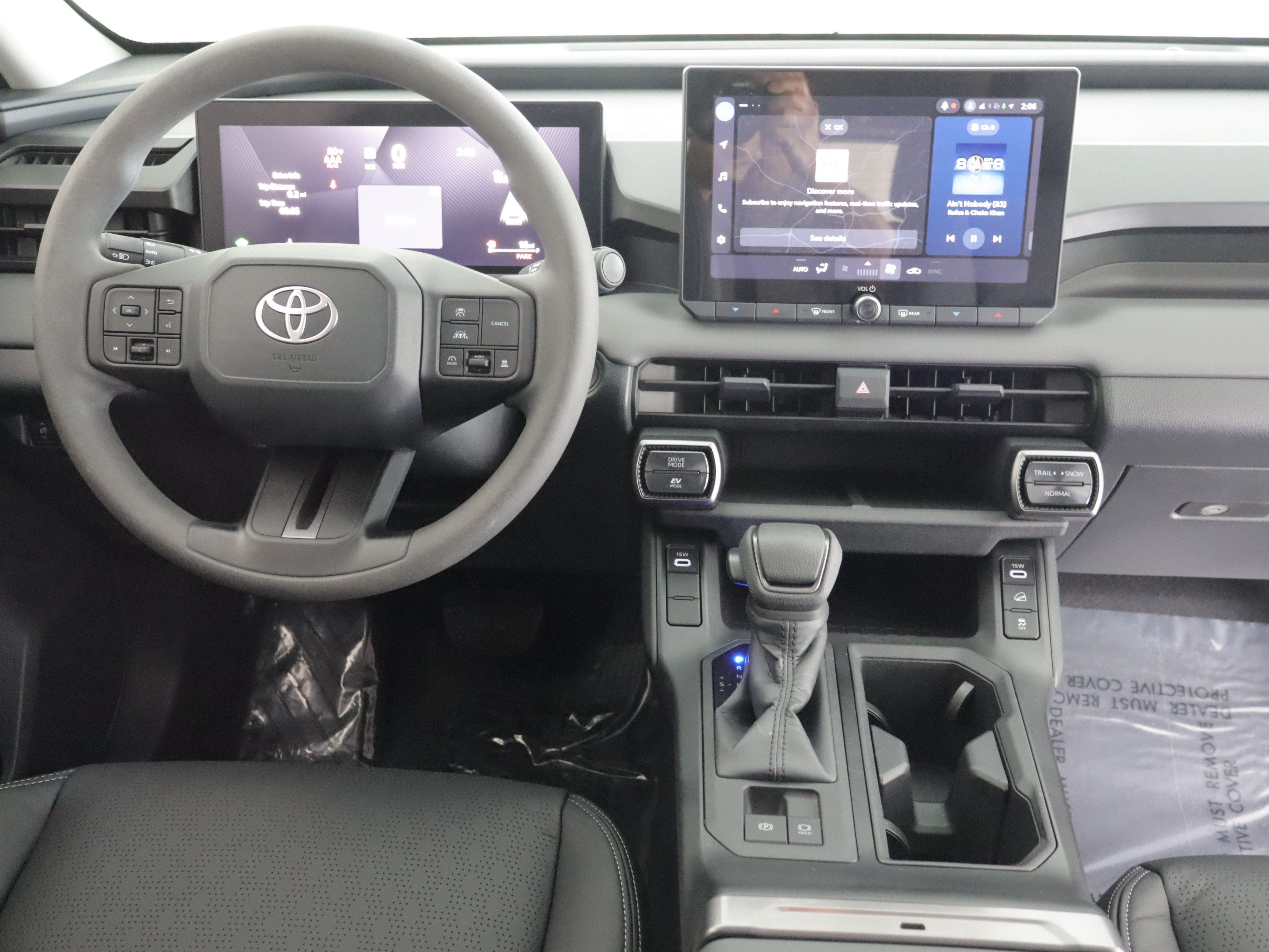 Used 2026 Toyota RAV4 LE AWD/4WD image 2