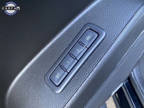 Used 2020 GMC Yukon Denali w/ Denali Premium Package image 30