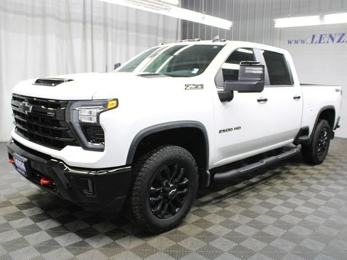 Used 2026 Chevrolet Silverado 2500 LT w/ Trail Boss Package AWD/4WD image 7