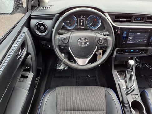 Used 2018 Toyota Corolla SE w/ Carpet Mat Package (TMS) FWD image 11