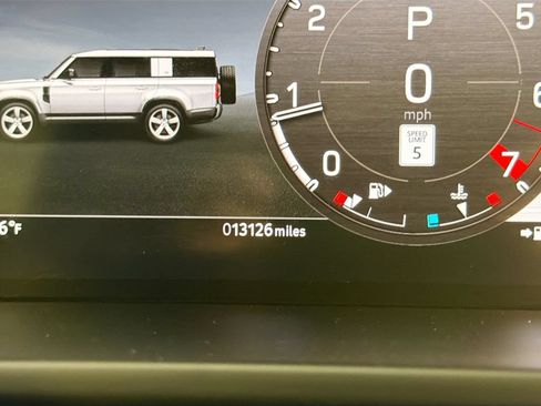 Used 2023 Land Rover Defender 130 X-Dynamic SE AWD/4WD image 12
