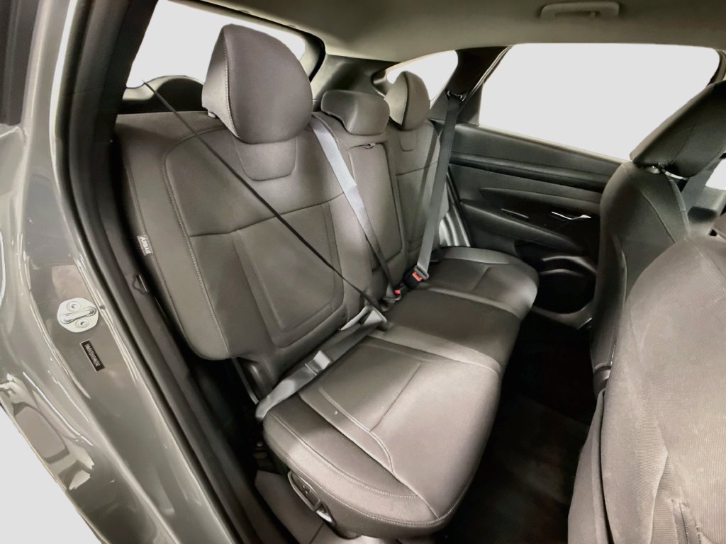 Used 2025 Hyundai Tucson SE FWD image 30